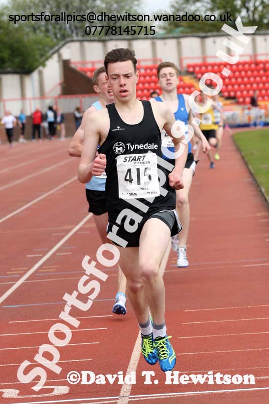 Mens under-17s 800 metres, North Eastern Track and Field Champs, Gateshead Stadium. Photo: David T. Hewitson/Sports for All Pics